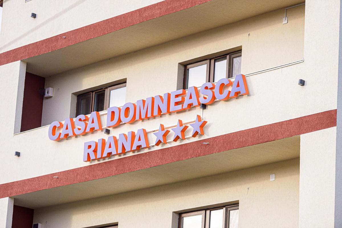 Hotel Casa Domneasca Riana Piteşti Exterior foto